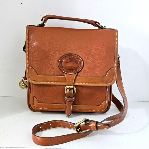Dooney & Bourke Handbags - Vintage Dooney and bourke British Tan Pebbled Leather Crossbody/Satchel Bag